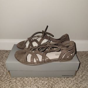 Taupe Reaction (Kenneth cole) sandals womens 8